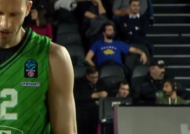 Скандал у Турској: Навијач у мајици тзв. Косова дошао да провоцира Партизан (ФОТО)